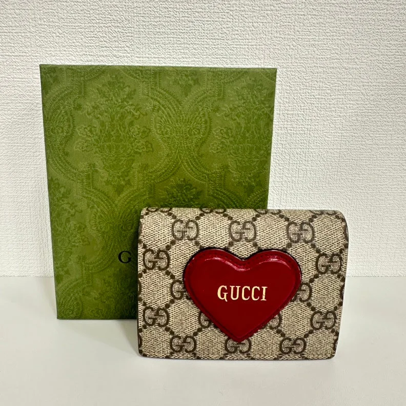 Gucci GG Supreme Heart Wallet