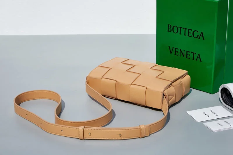 Whimsy Finds - Bottega Veneta Bags - 688