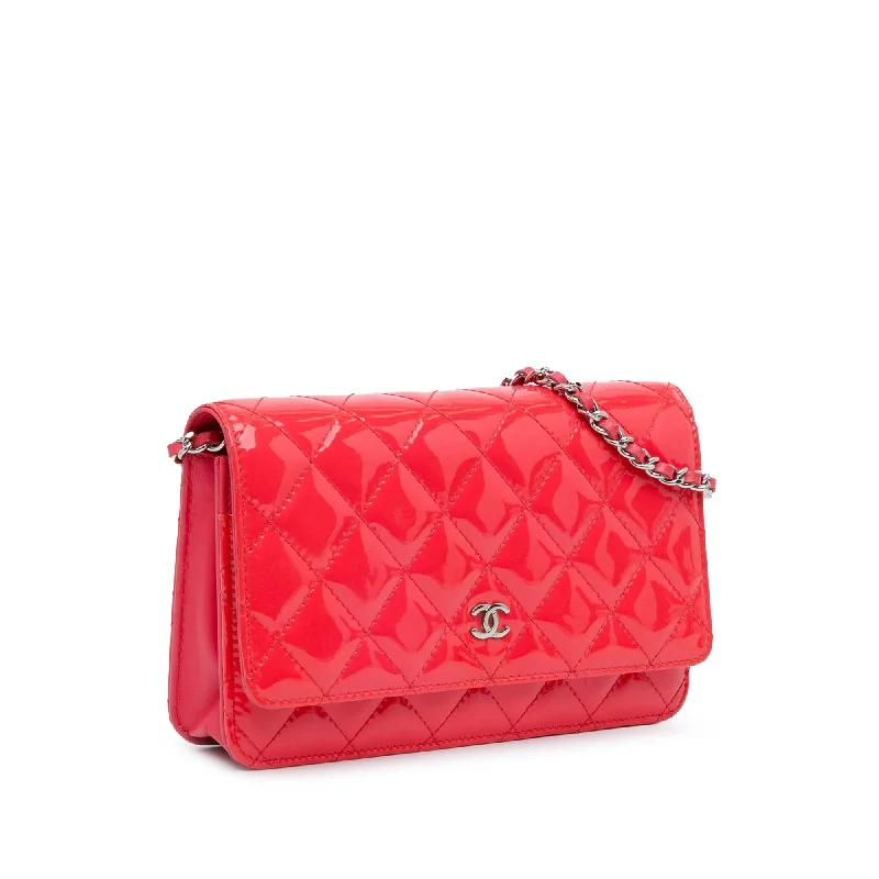 Chanel CC Quilted Patent Wallet on Chain (JFP2pp)